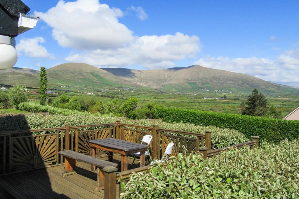 Doonshean View Bed And Breakfast Dingle Exteriör bild